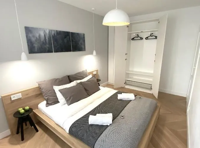 Mycherry - Old Town - Wiezienna 21c